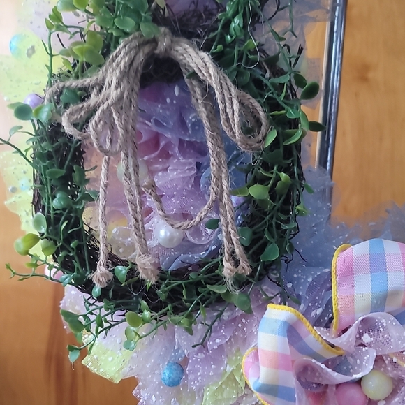 Pastel Easter Wreath with Bunny Accent - Picture 8 of 9
